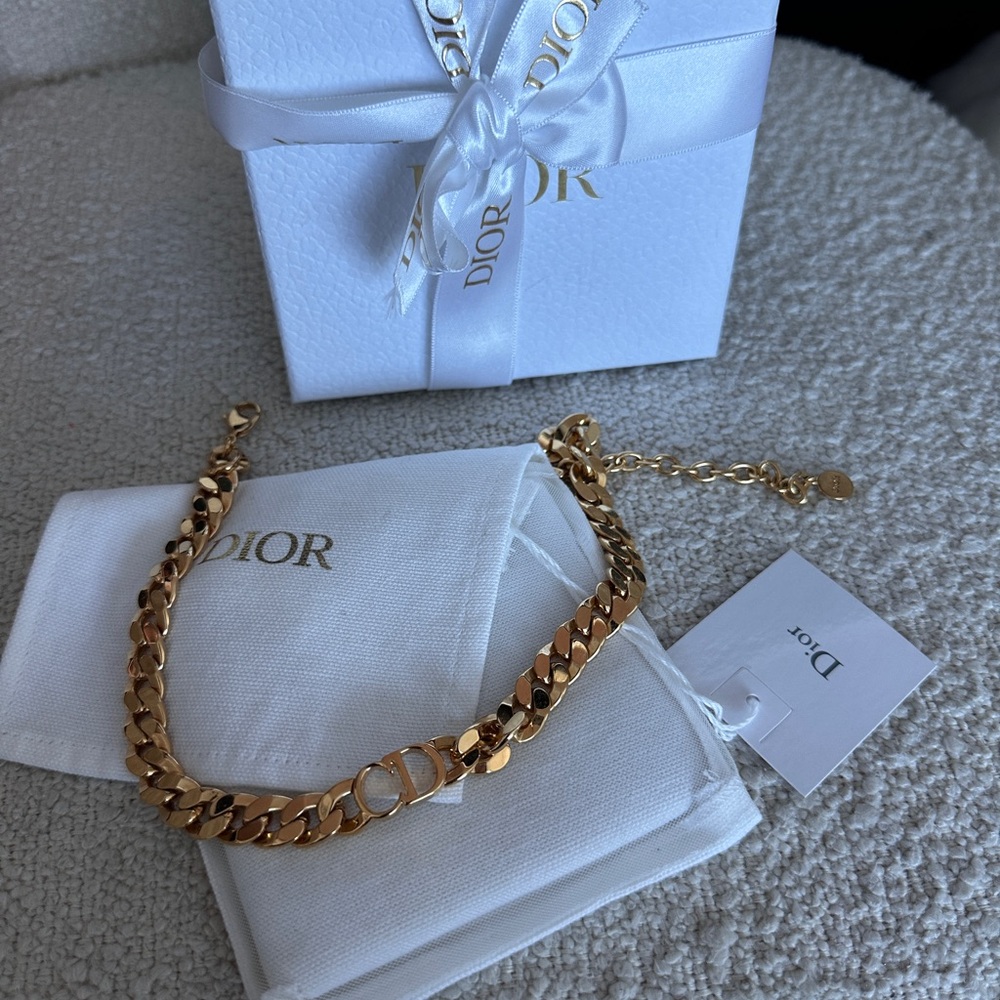 Dior choker worn twice